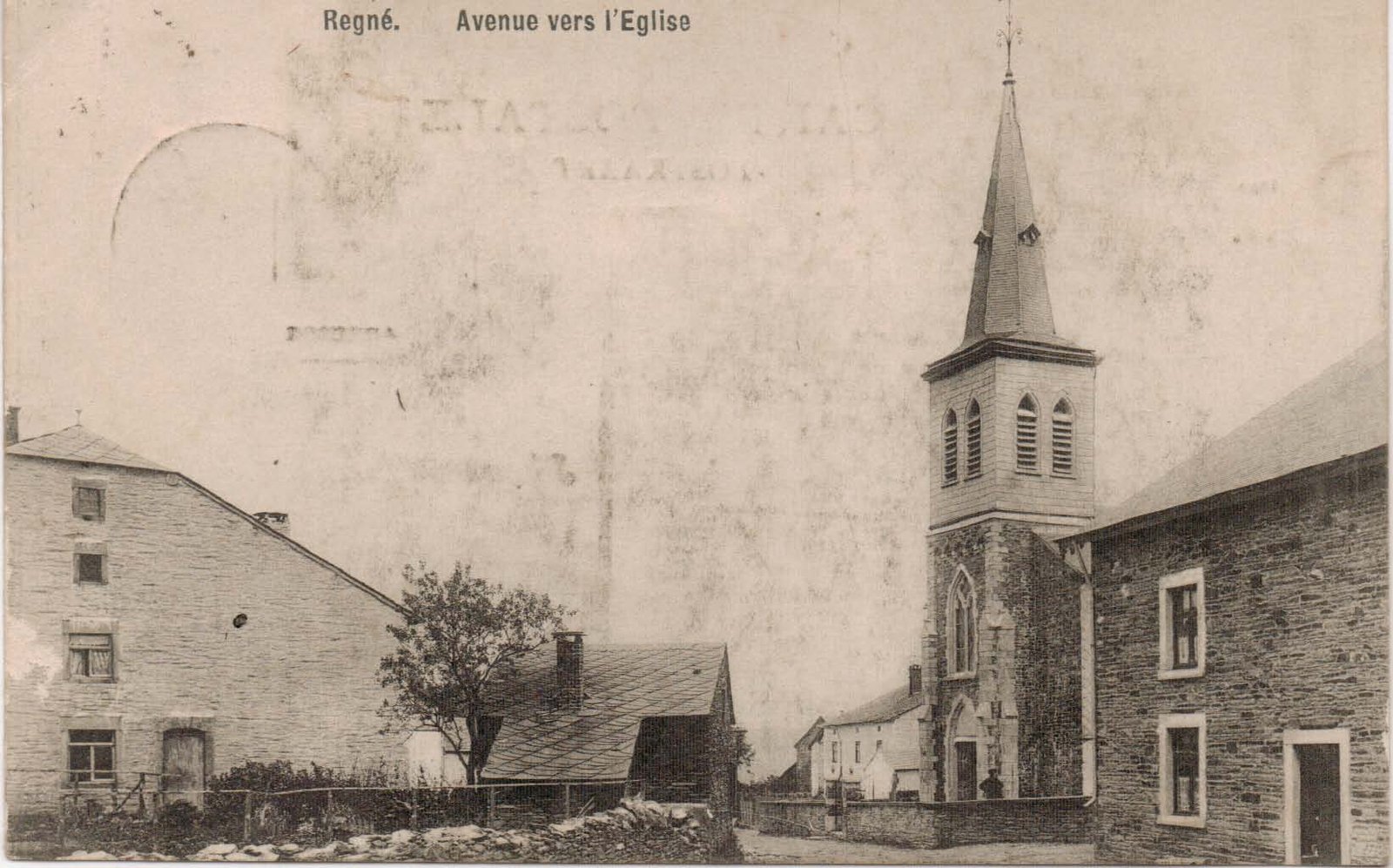 Vue de l'église de Regné en venant du Sud, vers 1920